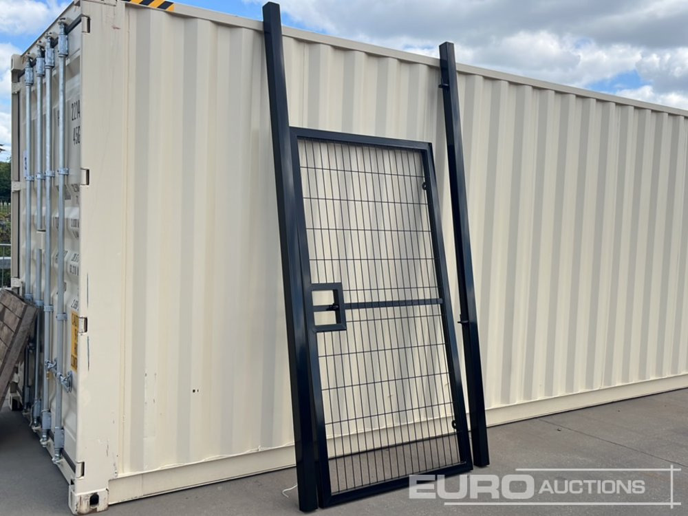Unused 1.2m x 2.4m Pedestrian Gate, Heavy Duty Galvanized Powder Coated, 80mm x 80mm x 3m Post (2 of), Assembly Kit (Black) - Mezőgazdasági gépek: 3 kép. Unused 1.2m x 2.4m Pedestrian Gate, Heavy Duty Galvanized Powder Coated, 80mm x 80mm x 3m Post (2 of), Assembly Kit (Black) - Mezőgazdasági gépek: 3 kép.