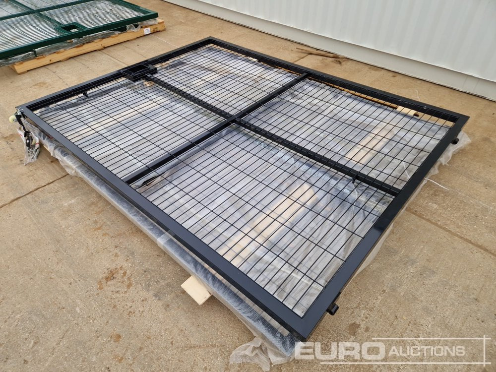 Unused 3m x 2.3m Heavy Duty Galvanized Powder Coated Gate (2 of), 100mm x 100mm Post (2 of), Assembly Kit (Black) - Mezőgazdasági gépek: 3 kép. Unused 3m x 2.3m Heavy Duty Galvanized Powder Coated Gate (2 of), 100mm x 100mm Post (2 of), Assembly Kit (Black) - Mezőgazdasági gépek: 3 kép.