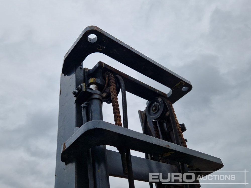 Villás targonca Mitsubishi FD20: 16 kép.