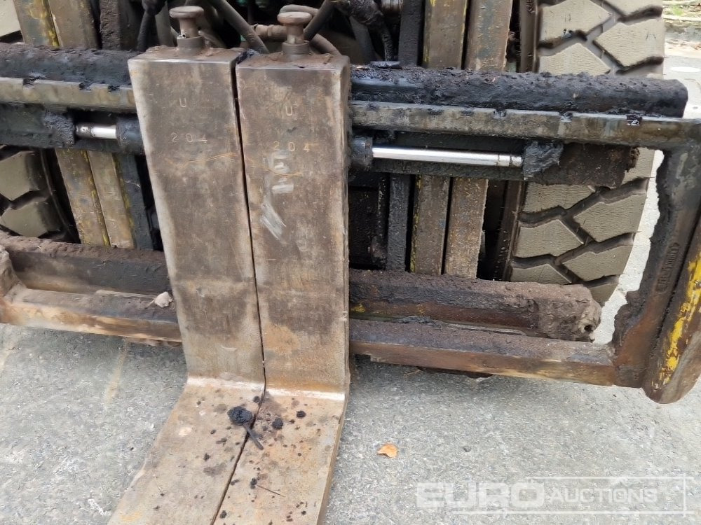 Villás targonca Mitsubishi FD20: 14 kép.