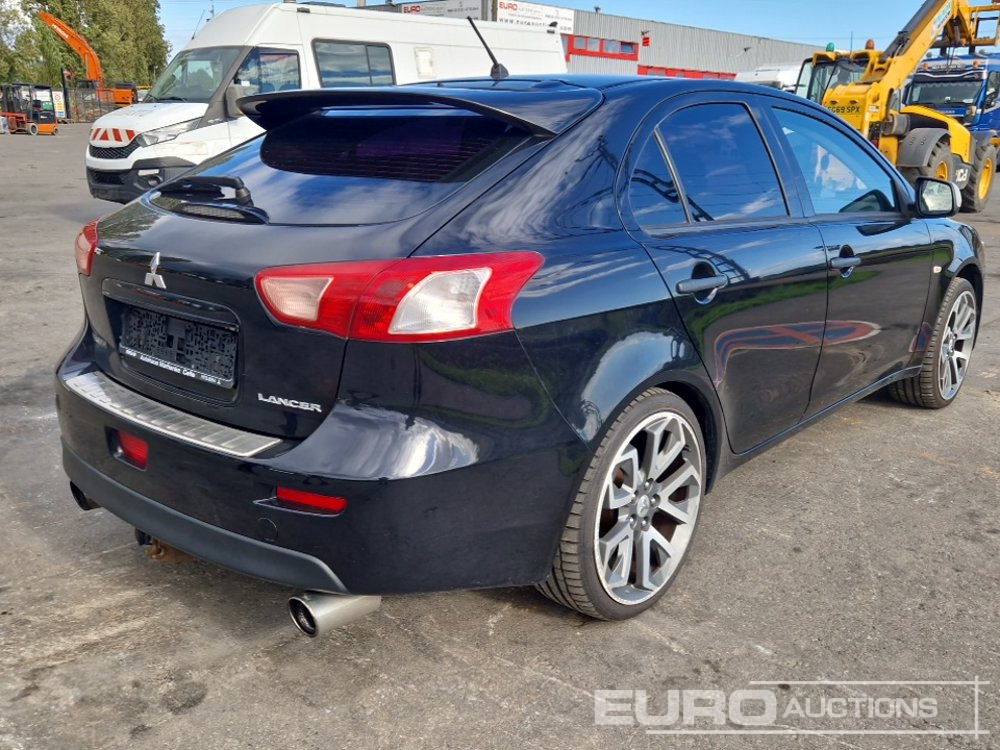 Mitsubishi Lancer - Autó: 5 kép. Mitsubishi Lancer - Autó: 5 kép.