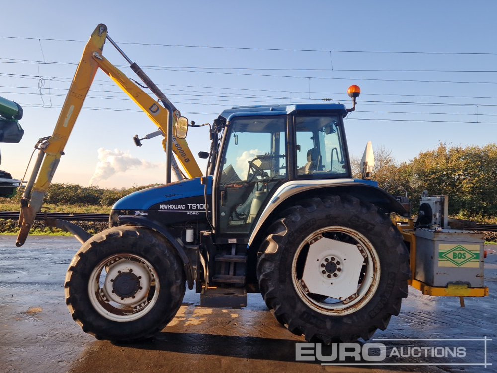 New Holland TS100 - Traktor: 2 kép. New Holland TS100 - Traktor: 2 kép.