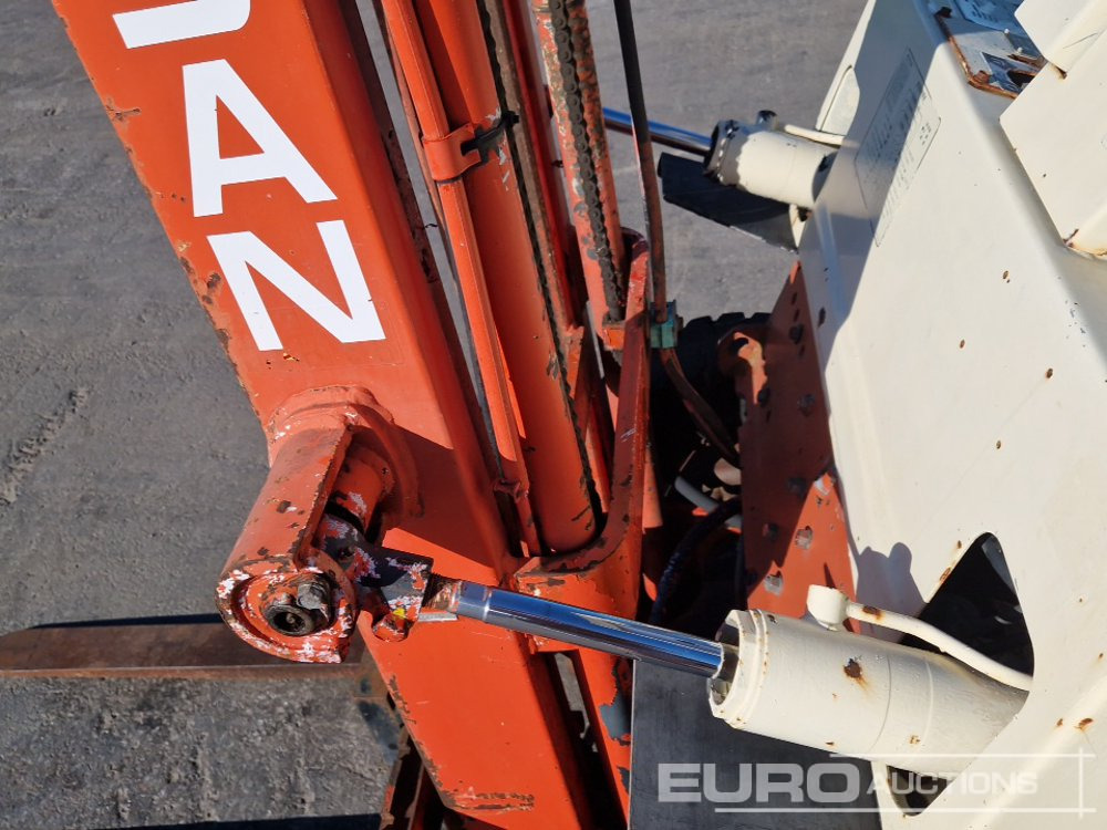 Gázüzemű targonca Nissan NH01A15: 18 kép.