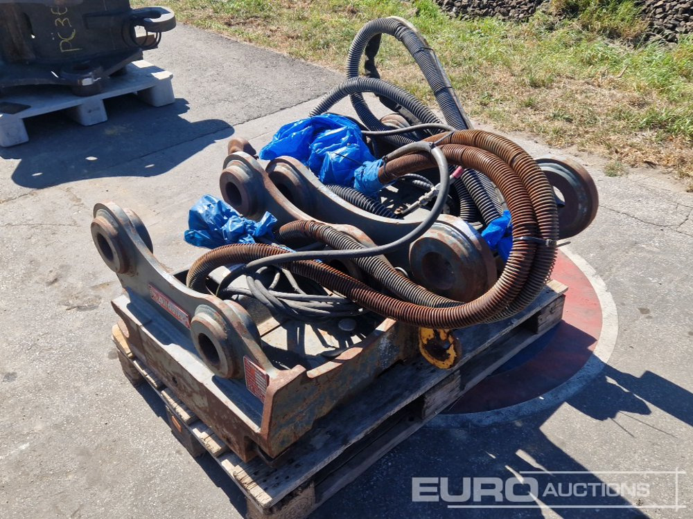OilQuick OQ70 QH - Gyorscsatlakozó: 2 kép. OilQuick OQ70 QH - Gyorscsatlakozó: 2 kép.