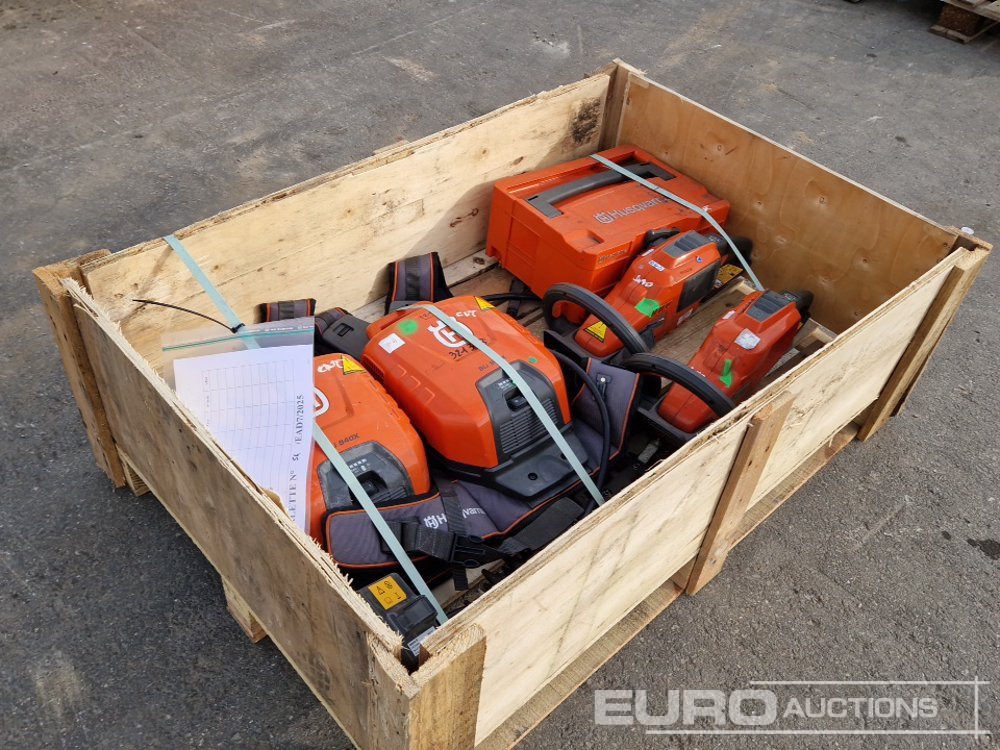 Pallet of Husqvarna Garden Equipment, Hedge Trimmer - Építőipari berendezések: 2 kép. Pallet of Husqvarna Garden Equipment, Hedge Trimmer - Építőipari berendezések: 2 kép.
