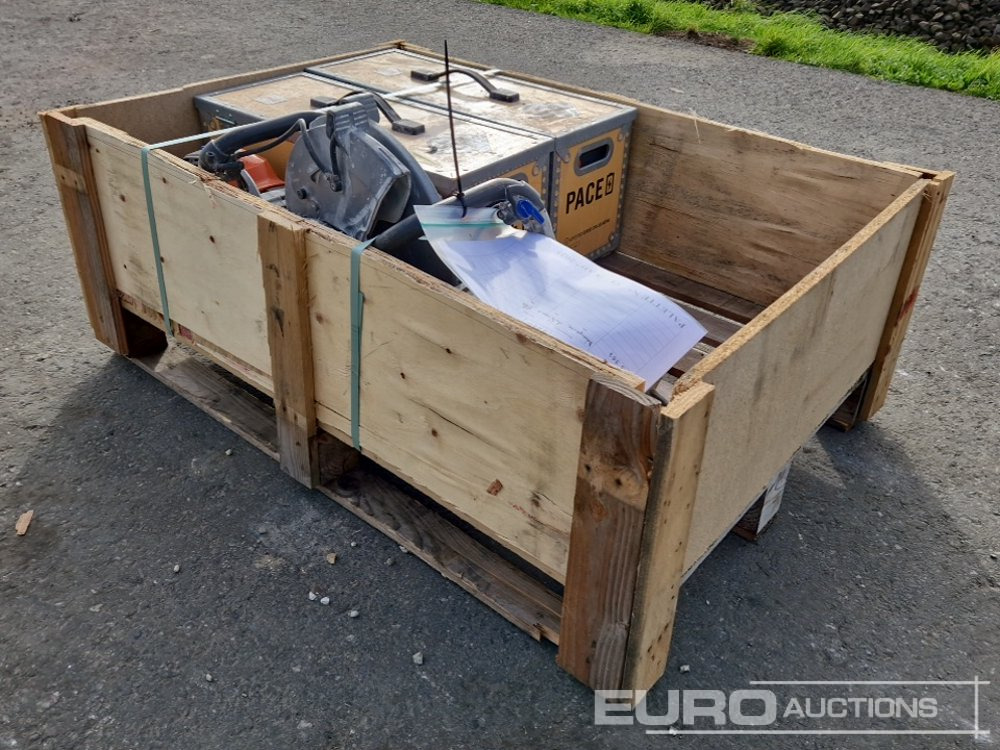 Pallet of Husqvarna Quick Cut Saws, Battery Power Kit - Aszfaltozó gép: 4 kép. Pallet of Husqvarna Quick Cut Saws, Battery Power Kit - Aszfaltozó gép: 4 kép.