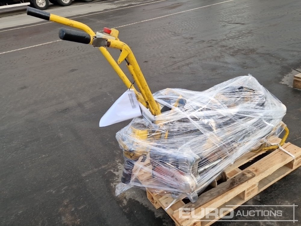 ROWRENCH P4 RKS Unirversal Petrol Powered Wrench, AX25 Concrete Poker (2 of), Husqvarna K770 Quick Cut Saw - Betonipari gép: 3 kép. ROWRENCH P4 RKS Unirversal Petrol Powered Wrench, AX25 Concrete Poker (2 of), Husqvarna K770 Quick Cut Saw - Betonipari gép: 3 kép.