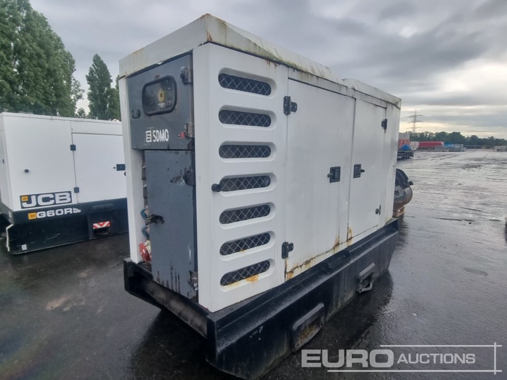 SDMO 110kVA Static Diesel Generator - Áramfejlesztő: 3 kép. SDMO 110kVA Static Diesel Generator - Áramfejlesztő: 3 kép.