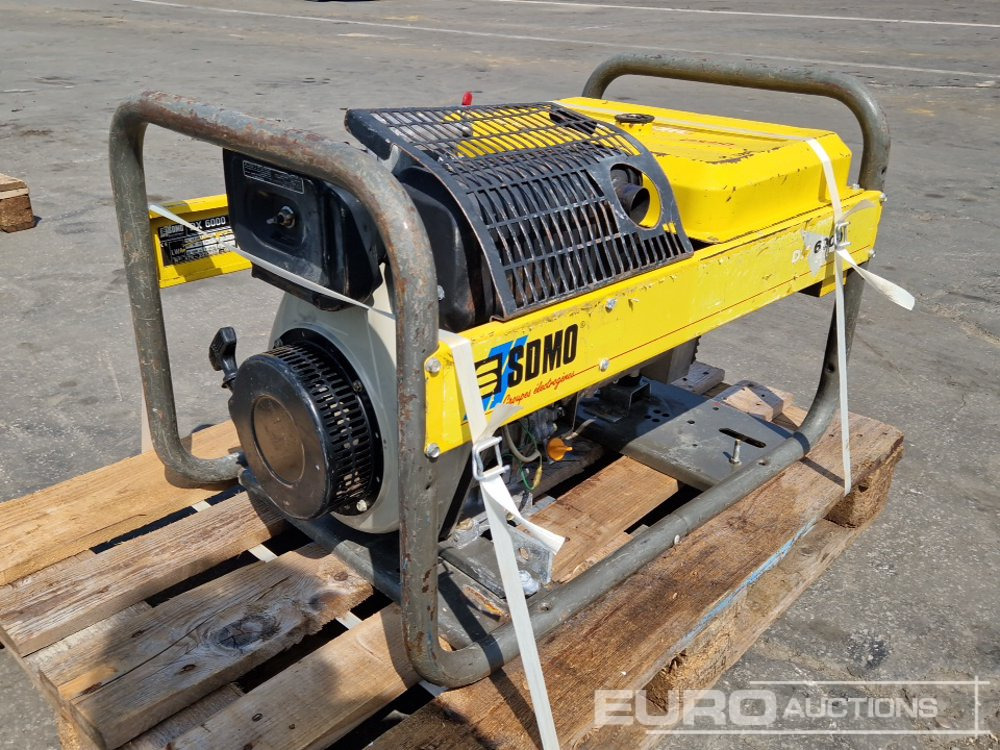 SDMO DX6000 - Áramfejlesztő: 3 kép. SDMO DX6000 - Áramfejlesztő: 3 kép.