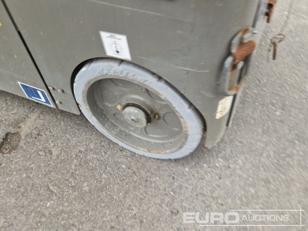 Oszlopos személyemelő Snorkel TM12-C-E: 7 kép.