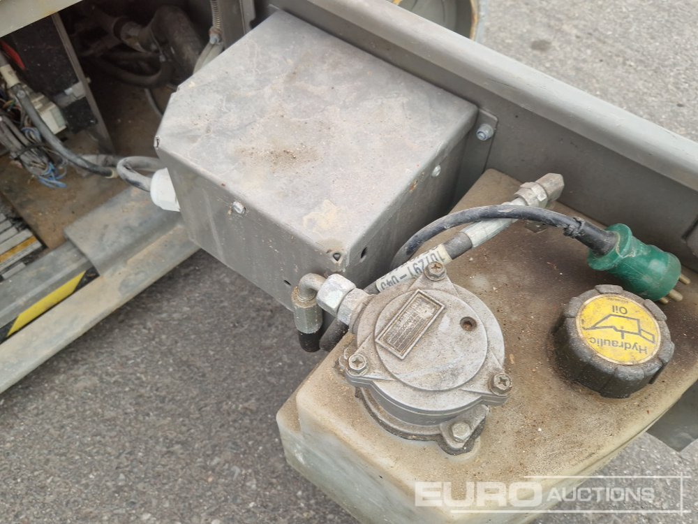 Oszlopos személyemelő Snorkel TM12-C-E: 13 kép.