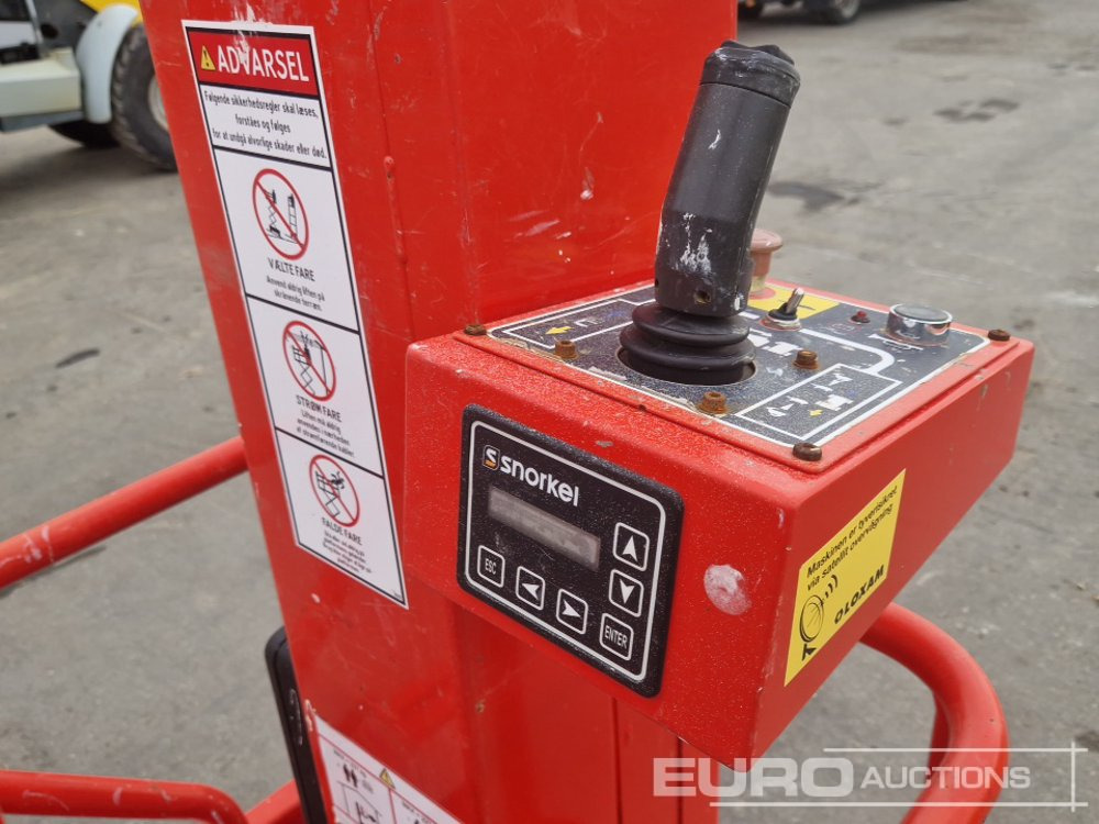 Oszlopos személyemelő Snorkel TM12-C-E: 10 kép.