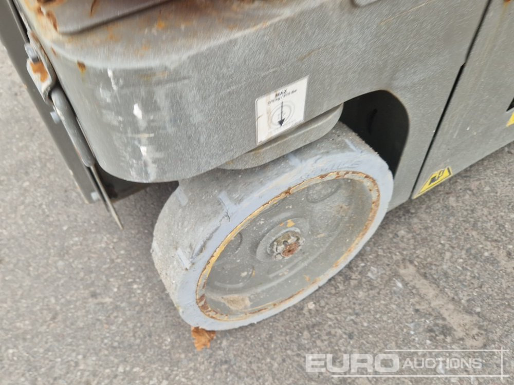 Oszlopos személyemelő Snorkel TM12-C-E: 6 kép.