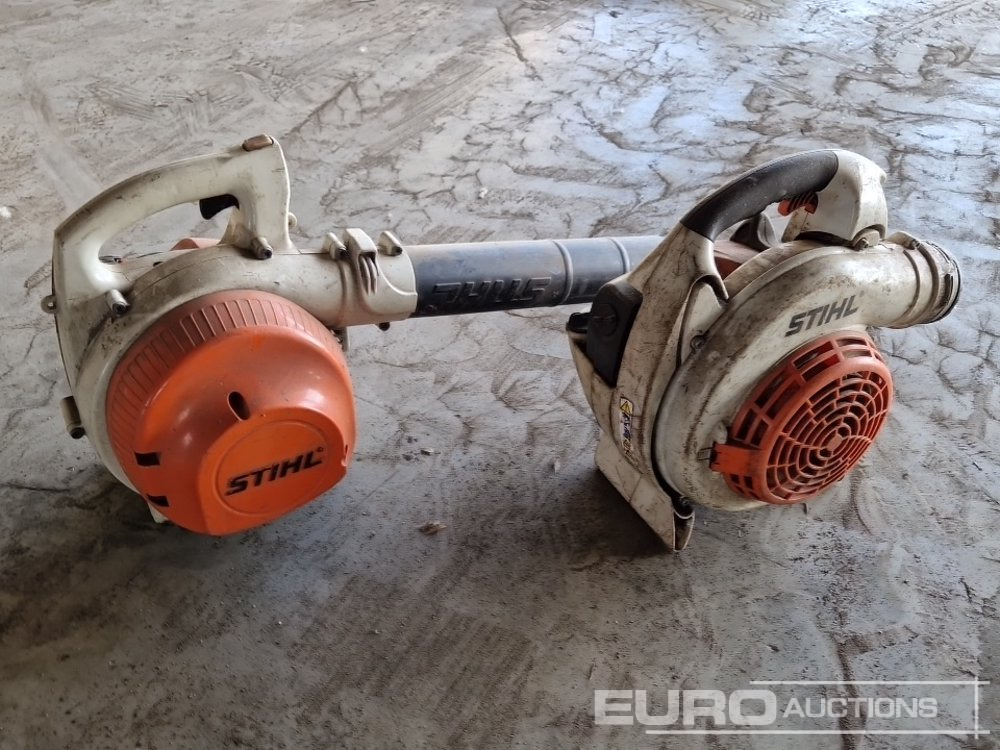 Stihl Leaf Blower (2 of) - Építőipari berendezések: 4 kép. Stihl Leaf Blower (2 of) - Építőipari berendezések: 4 kép.