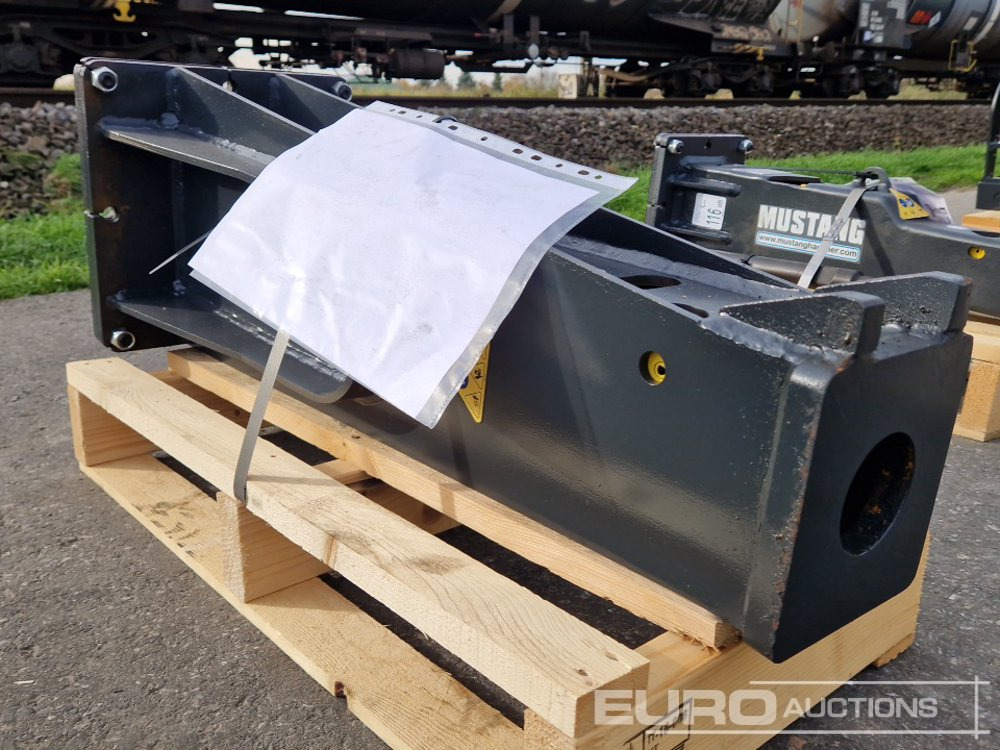 Unused 2025 Mustang HM202 - Hidraulikus törőfej: 2 kép. Unused 2025 Mustang HM202 - Hidraulikus törőfej: 2 kép.