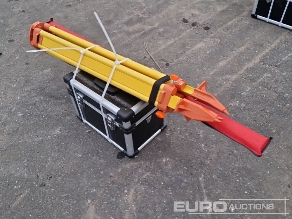 Unused 2025 SKLP Laser Level, Self-Levelling Rotary Laser Level with Batteries, Receiver, Tripod, Grade Rod - Garázs felszerelés: 3 kép. Unused 2025 SKLP Laser Level, Self-Levelling Rotary Laser Level with Batteries, Receiver, Tripod, Grade Rod - Garázs felszerelés: 3 kép.