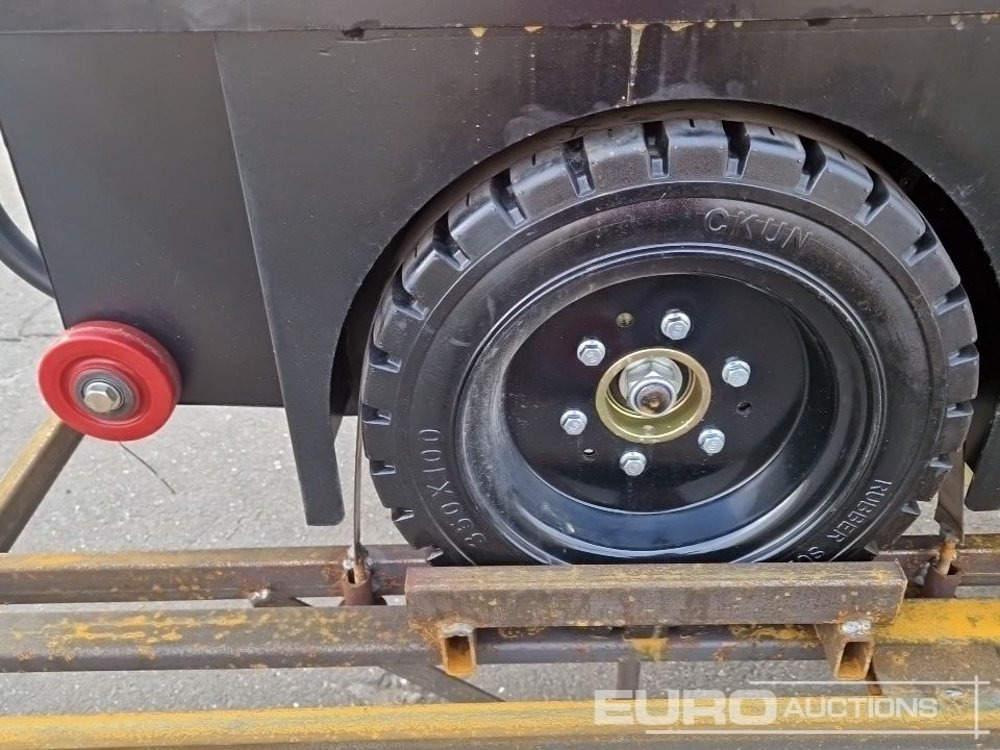 Utcaseprő gép Unused 2025 Zvox 2000G: 8 kép. Utcaseprő gép Unused 2025 Zvox 2000G: 8 kép.