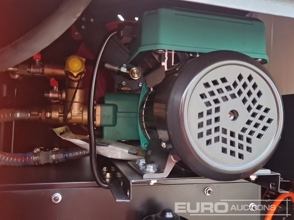 Utcaseprő gép Unused 2025 Zvox 2000G: 18 kép. Utcaseprő gép Unused 2025 Zvox 2000G: 18 kép.