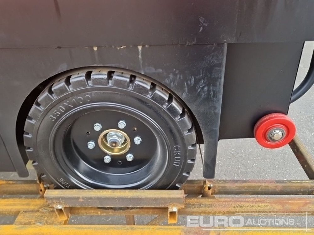 Utcaseprő gép Unused 2025 Zvox 2000G: 9 kép. Utcaseprő gép Unused 2025 Zvox 2000G: 9 kép.