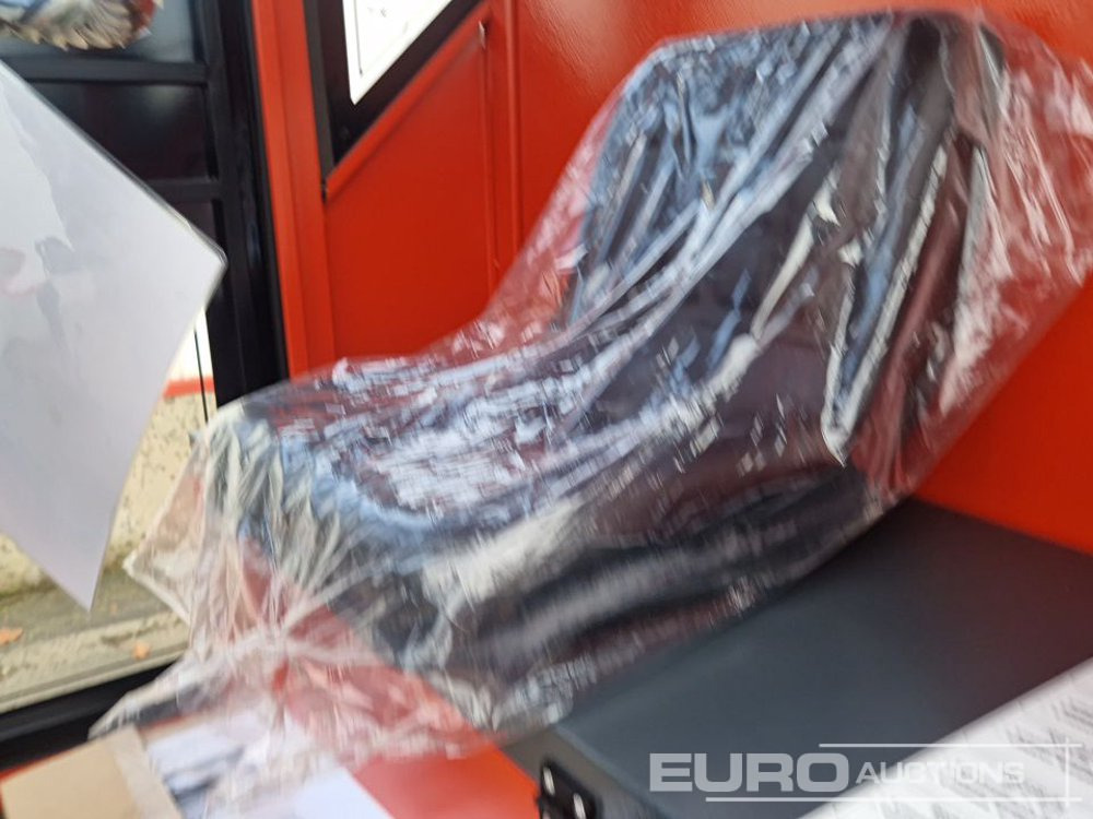 Utcaseprő gép Unused 2025 Zvox 2000G: 22 kép. Utcaseprő gép Unused 2025 Zvox 2000G: 22 kép.