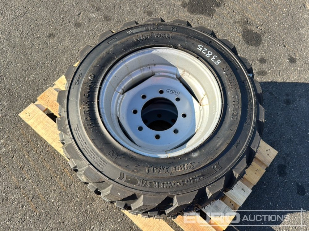 Unused BKT 10-16.5 Tyre & Rim (2 of) - Gumiabroncs: 5 kép. Unused BKT 10-16.5 Tyre & Rim (2 of) - Gumiabroncs: 5 kép.