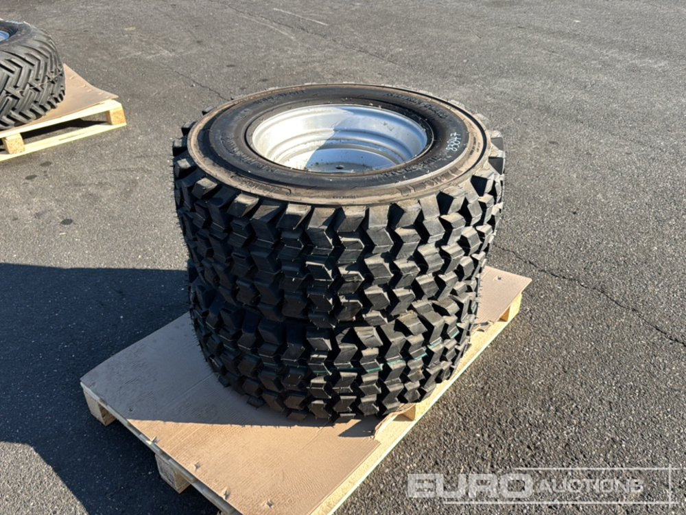 Unused BKT 12-16.5 Tyre & Rim (2 of) - Gumiabroncs: 1 kép. Unused BKT 12-16.5 Tyre & Rim (2 of) - Gumiabroncs: 1 kép.