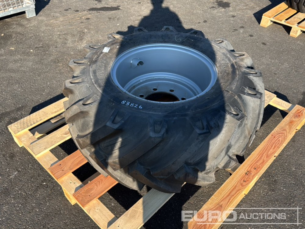 Unused BKT 16.0/70-20 Tyre & Rim (1 of) - Gumiabroncs: 2 kép. Unused BKT 16.0/70-20 Tyre & Rim (1 of) - Gumiabroncs: 2 kép.