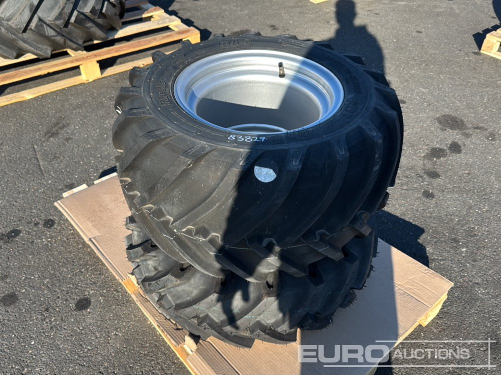 Unused BKT 31x15.50-15NHS Tyre & Rim (2 of) - Gumiabroncs: 2 kép. Unused BKT 31x15.50-15NHS Tyre & Rim (2 of) - Gumiabroncs: 2 kép.