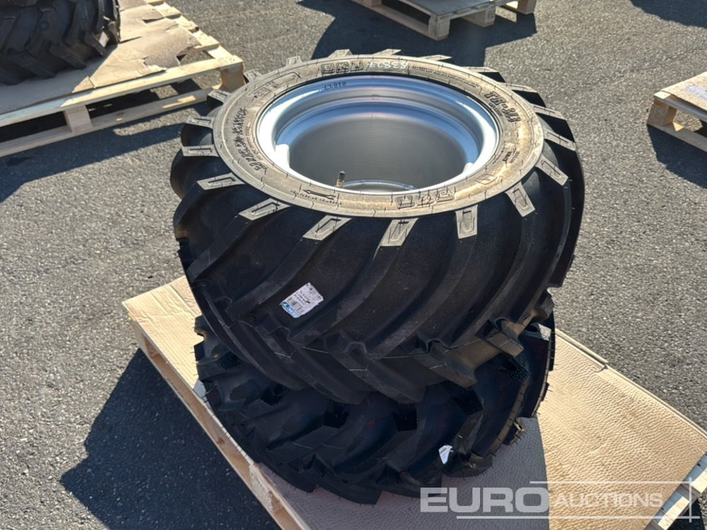 Unused BKT 31x15.50-15NHS Tyre & Rim (2 of) - Gumiabroncs: 4 kép. Unused BKT 31x15.50-15NHS Tyre & Rim (2 of) - Gumiabroncs: 4 kép.