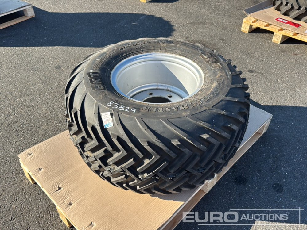 Unused BKT 33x15.50-15 Tyre & Rim (1 of) - Gumiabroncs: 1 kép. Unused BKT 33x15.50-15 Tyre & Rim (1 of) - Gumiabroncs: 1 kép.