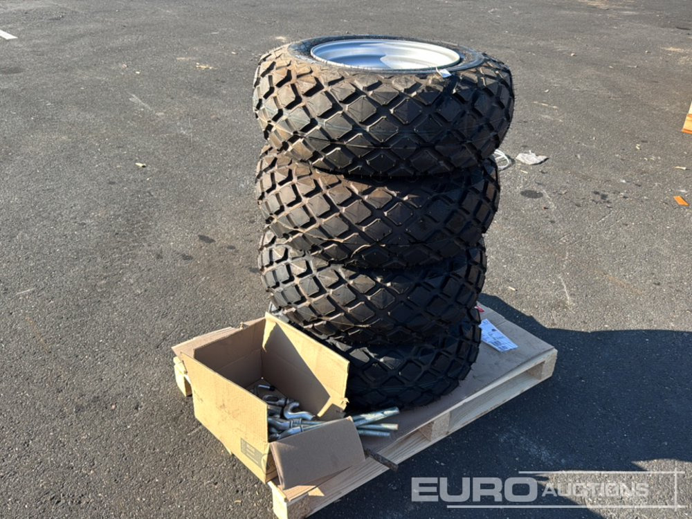 Unused Cultor 10.0/75-15.3 Tyre & Rim (4 of) - Gumiabroncs: 1 kép. Unused Cultor 10.0/75-15.3 Tyre & Rim (4 of) - Gumiabroncs: 1 kép.