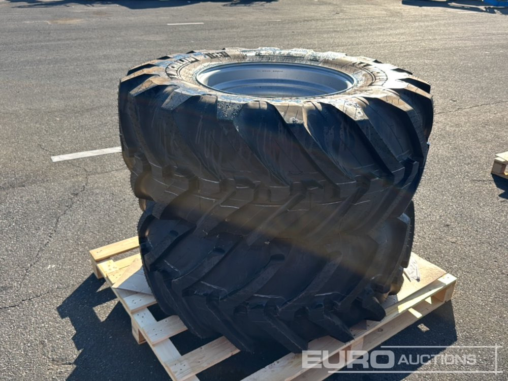 Unused Michelin 500/70R24 Tyre & Rim (2 of) - Gumiabroncs: 2 kép. Unused Michelin 500/70R24 Tyre & Rim (2 of) - Gumiabroncs: 2 kép.