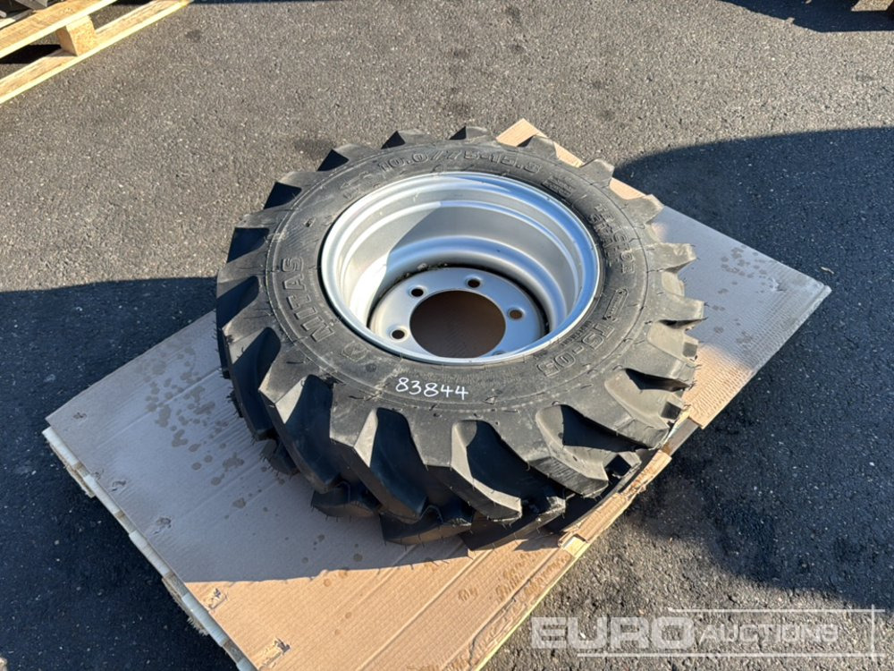 Unused Mitas 10.0/75-15.3 Tyre & Rim (1 of) - Gumiabroncs: 1 kép. Unused Mitas 10.0/75-15.3 Tyre & Rim (1 of) - Gumiabroncs: 1 kép.