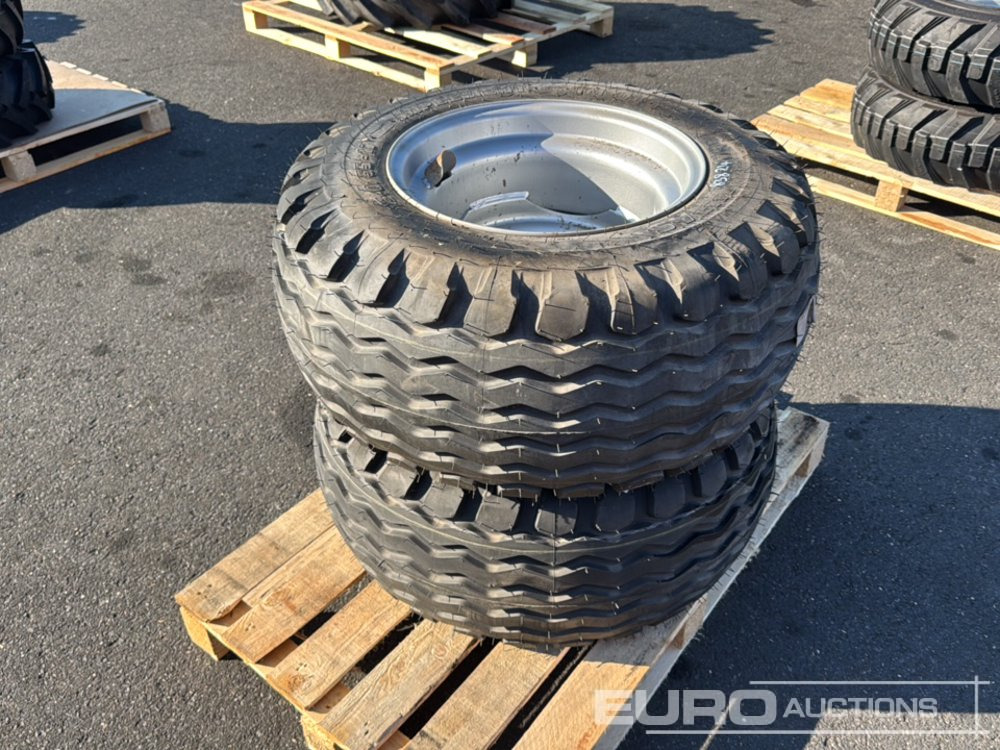 Unused Mitas 15.0/55-17 Tyre & Rim (2 of) - Gumiabroncs: 1 kép. Unused Mitas 15.0/55-17 Tyre & Rim (2 of) - Gumiabroncs: 1 kép.