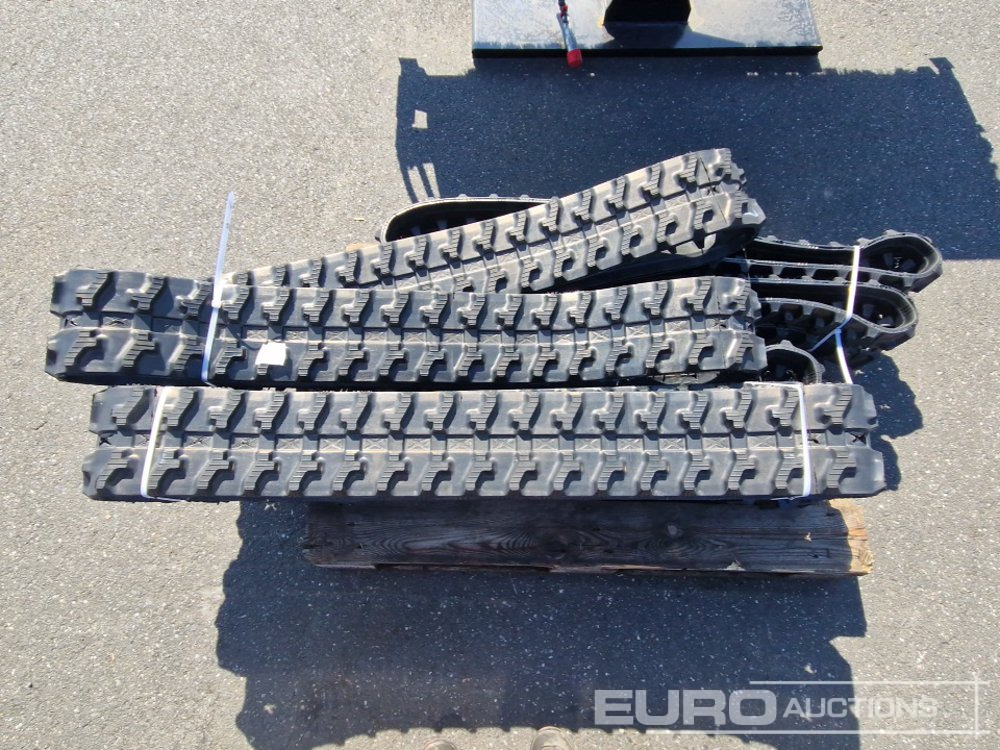Unused Rubber Tracks to suit Micro Excavator - Lánctalp - Építőipari gépek: 5 kép. Unused Rubber Tracks to suit Micro Excavator - Lánctalp - Építőipari gépek: 5 kép.