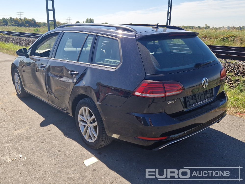 Volkswagen Golf - Autó: 3 kép. Volkswagen Golf - Autó: 3 kép.