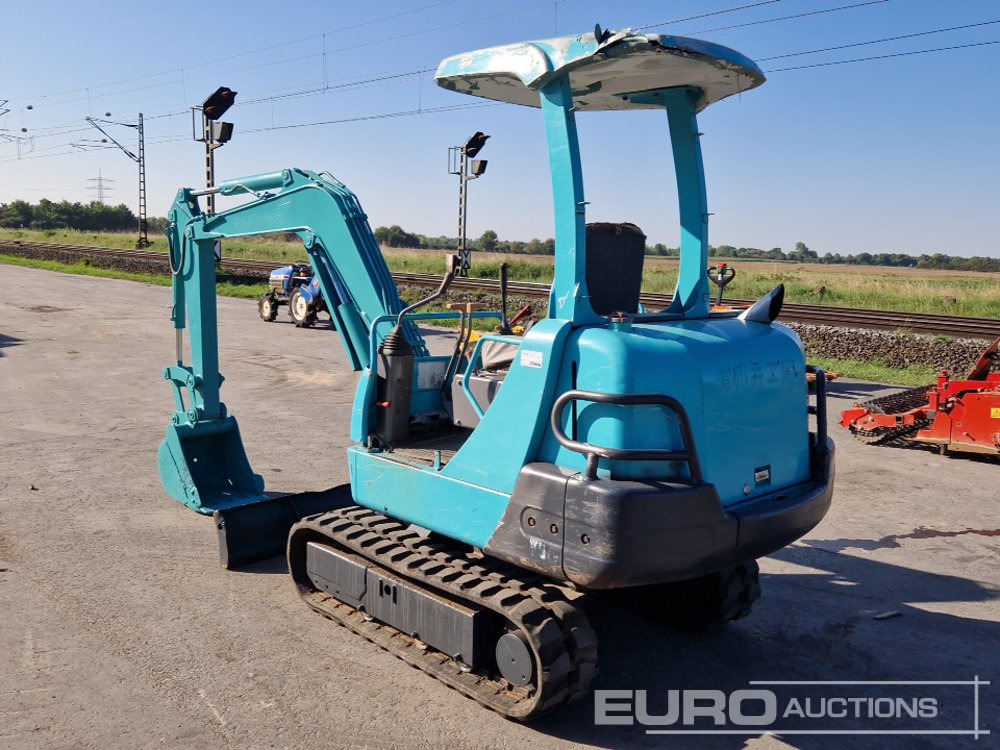 Yanmar B25 - Minikotró: 3 kép. Yanmar B25 - Minikotró: 3 kép.