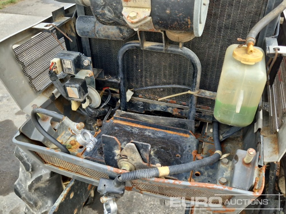 Kistraktor Yanmar F165D: 18 kép.