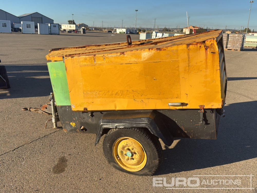 2002 Atlas Copco XAS66DD FB AC LEG - Légkompresszor: 2 kép. 2002 Atlas Copco XAS66DD FB AC LEG - Légkompresszor: 2 kép.