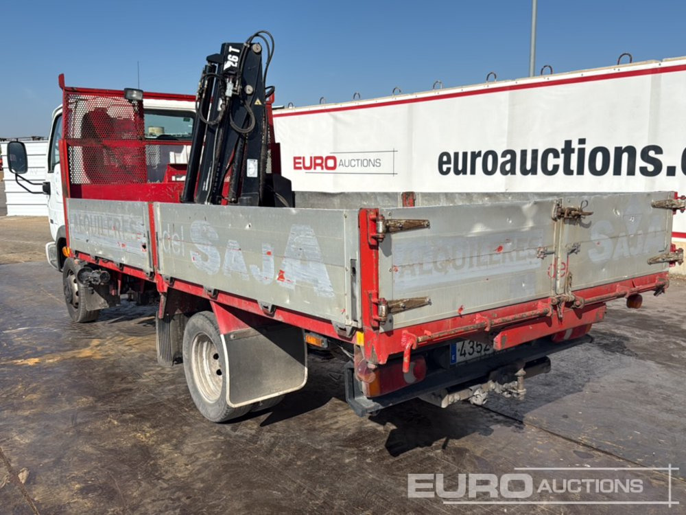 2004 Nissan Cabstar - Platós teherautó: 3 kép. 2004 Nissan Cabstar - Platós teherautó: 3 kép.