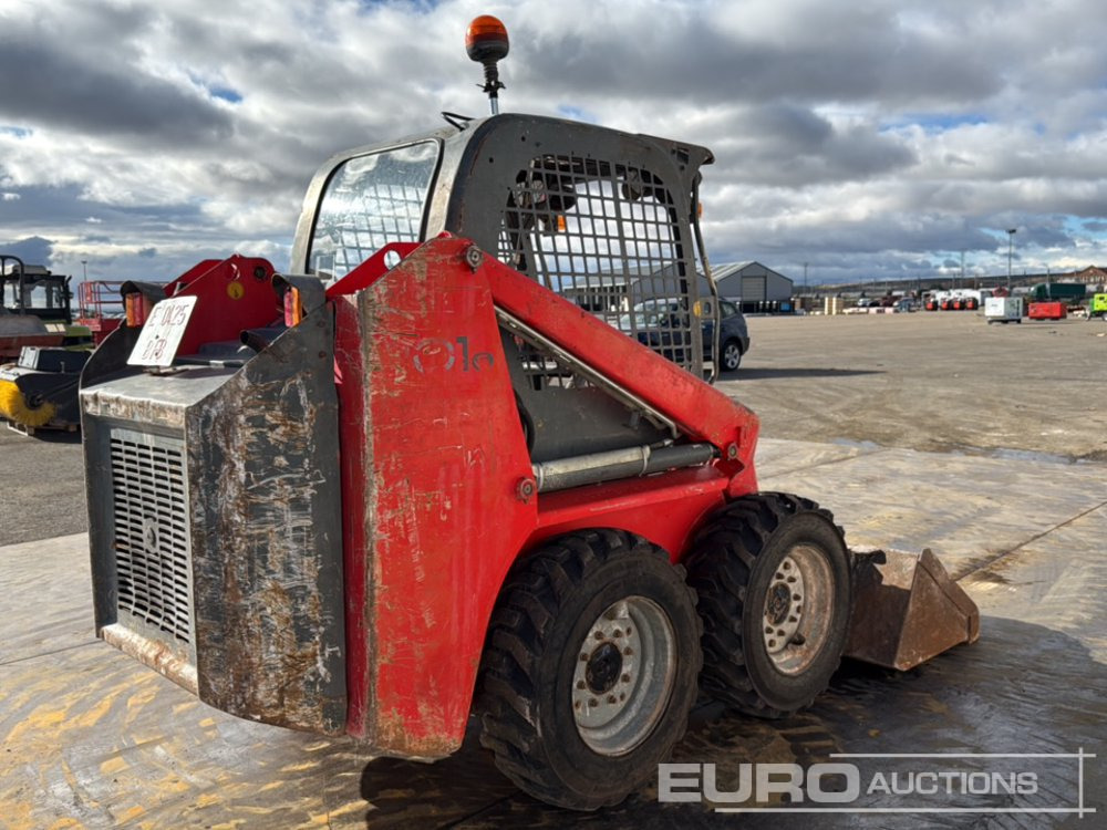 2007 Wacker Neuson 701S - Mini homlokrakodó: 5 kép. 2007 Wacker Neuson 701S - Mini homlokrakodó: 5 kép.