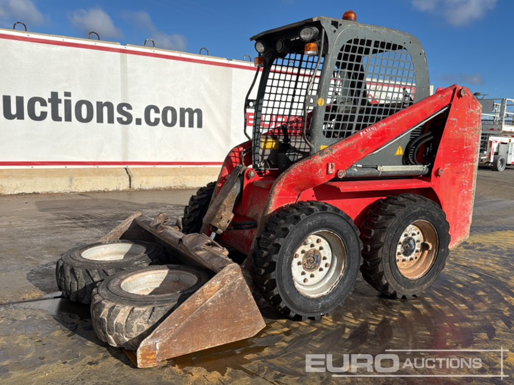 2007 Wacker Neuson 701S - Mini homlokrakodó: 1 kép. 2007 Wacker Neuson 701S - Mini homlokrakodó: 1 kép.