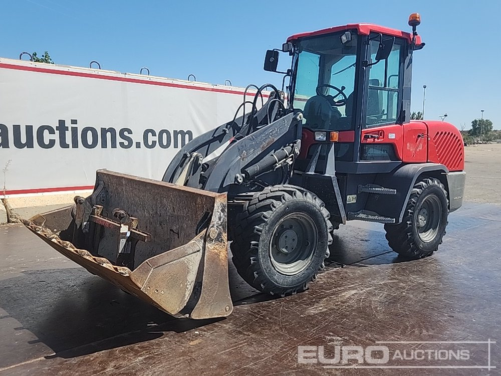 2011 Terex TL70 - Gumikerekes homlokrakodó: 1 kép. 2011 Terex TL70 - Gumikerekes homlokrakodó: 1 kép.