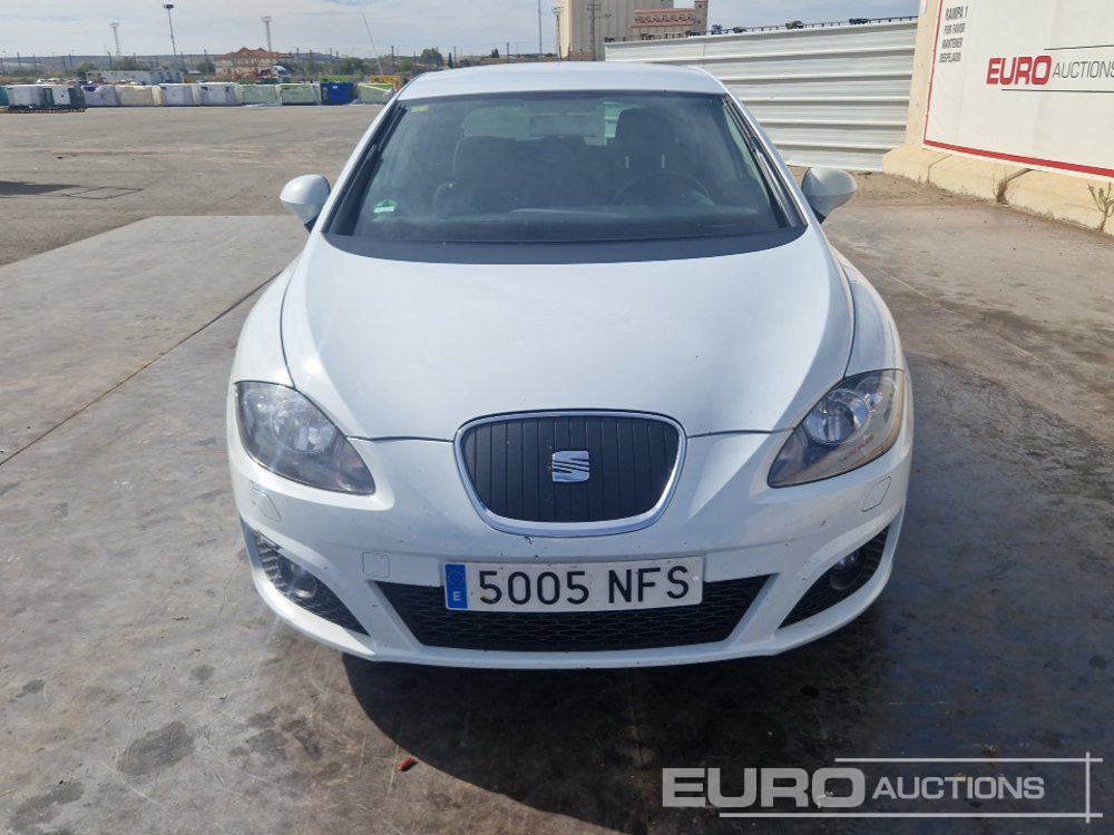 Autó 2012 Seat Leon: 8 kép.