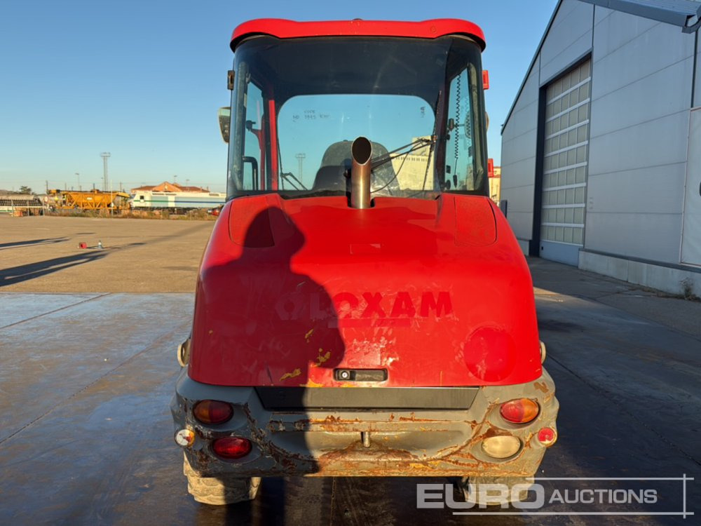 2013 JCB 406 B - Gumikerekes homlokrakodó: 4 kép. 2013 JCB 406 B - Gumikerekes homlokrakodó: 4 kép.