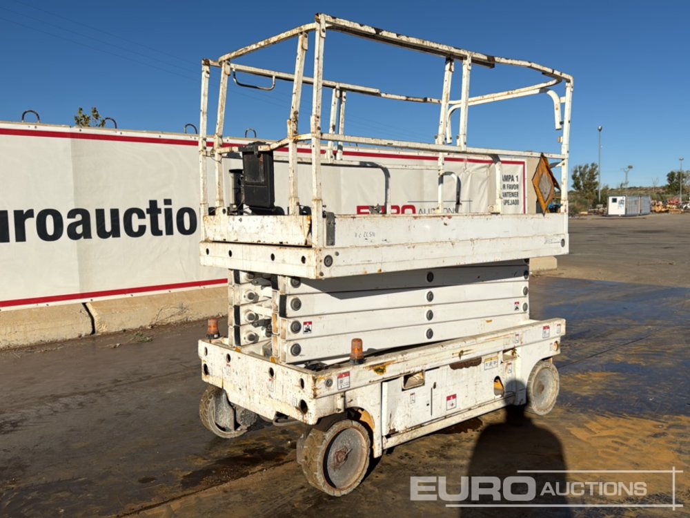 2014 Haulotte Compact 12 - Ollós emelő: 5 kép. 2014 Haulotte Compact 12 - Ollós emelő: 5 kép.