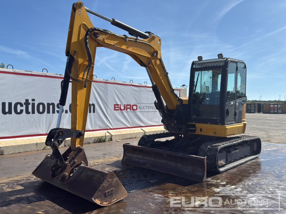 2014 JCB 85-Z1 - Minikotró: 1 kép. 2014 JCB 85-Z1 - Minikotró: 1 kép.