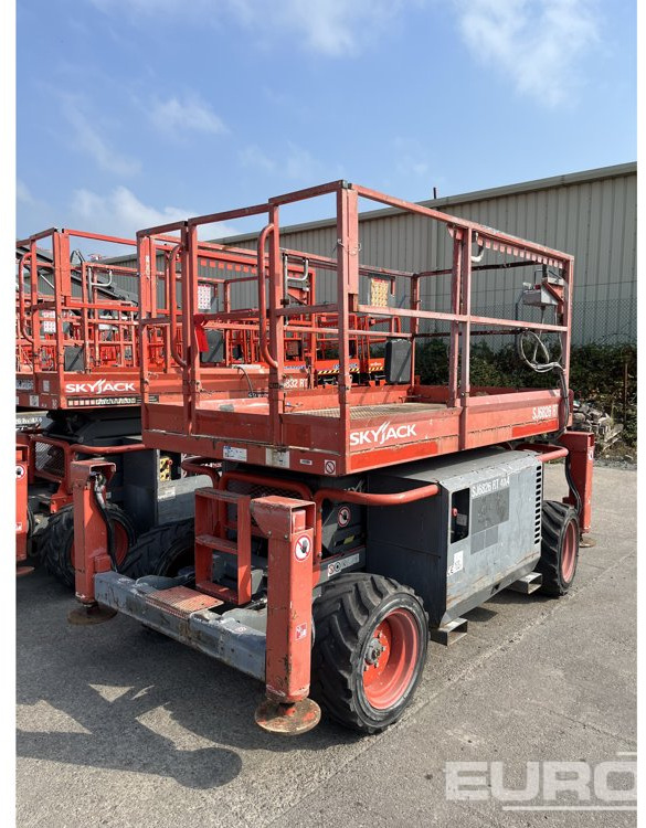 2016 SkyJack SJ6826RT - Emelő: 1 kép. 2016 SkyJack SJ6826RT - Emelő: 1 kép.