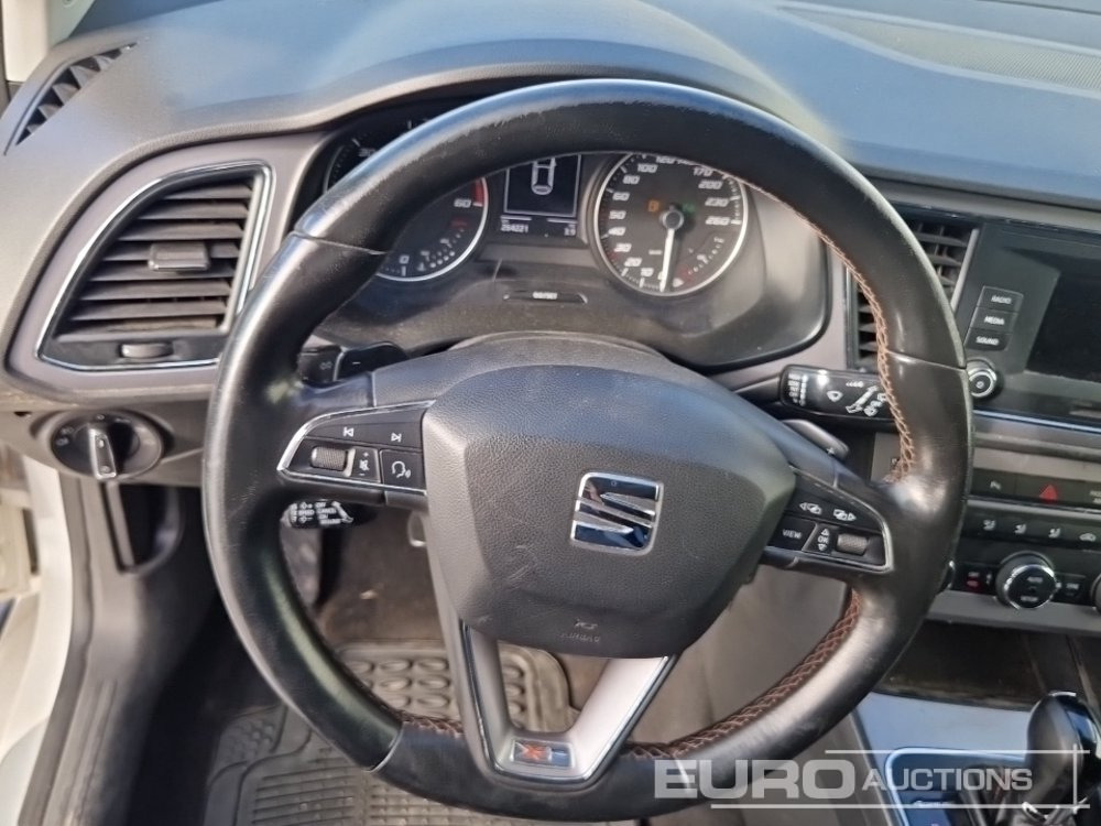 Autó 2018 Seat LEON XPERIENCE: 15 kép.