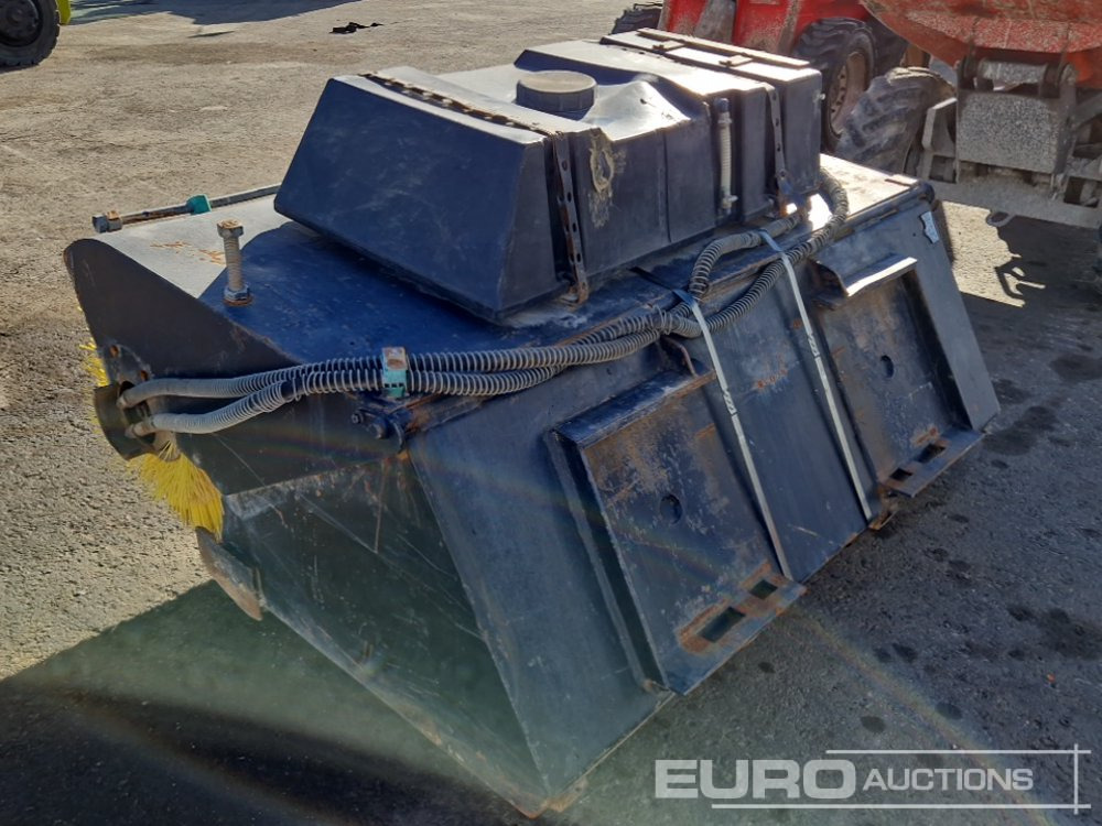 OPTIMAL Pulcra Sweeper - Anyagmozgató gép: 3 kép. OPTIMAL Pulcra Sweeper - Anyagmozgató gép: 3 kép.